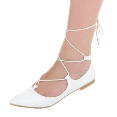 Ballerina met enkelveter