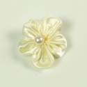 Kleine ivoorkleurige satijnen corsage