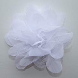 Corsage, bloem van tule en taft wit