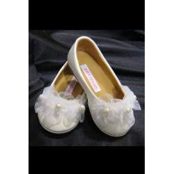 Ivoor kleurige ballerina met organza bloem