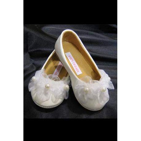 Ivoor kleurige ballerina met organza bloem