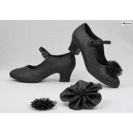 Expliciet Oxideren Geurig Zwarte glitterschoen met hakje - Stephanie's Bruidsmode - Kinderfeestkleding - Bruidsstyling Expliciet Oxideren Geurig Zwarte glitterschoen met hakje - Stephanie's Bruidsmode - Kinderfeestkleding - Bruidsstyling