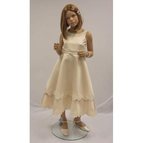 Monica in champagne kleur