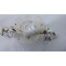 Haarkam met ivoorkleurig bloemen
