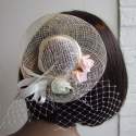 Haaraccessoire hoedje ivoor en roze roosjes