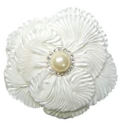 Ivoor kleurige corsage met parel en strass